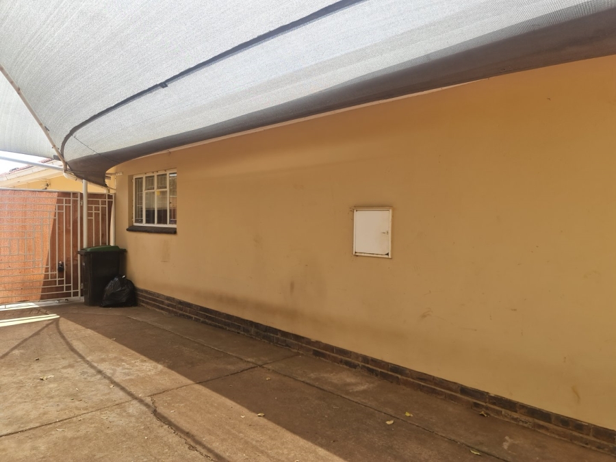 3 Bedroom Property for Sale in Protea Park North West